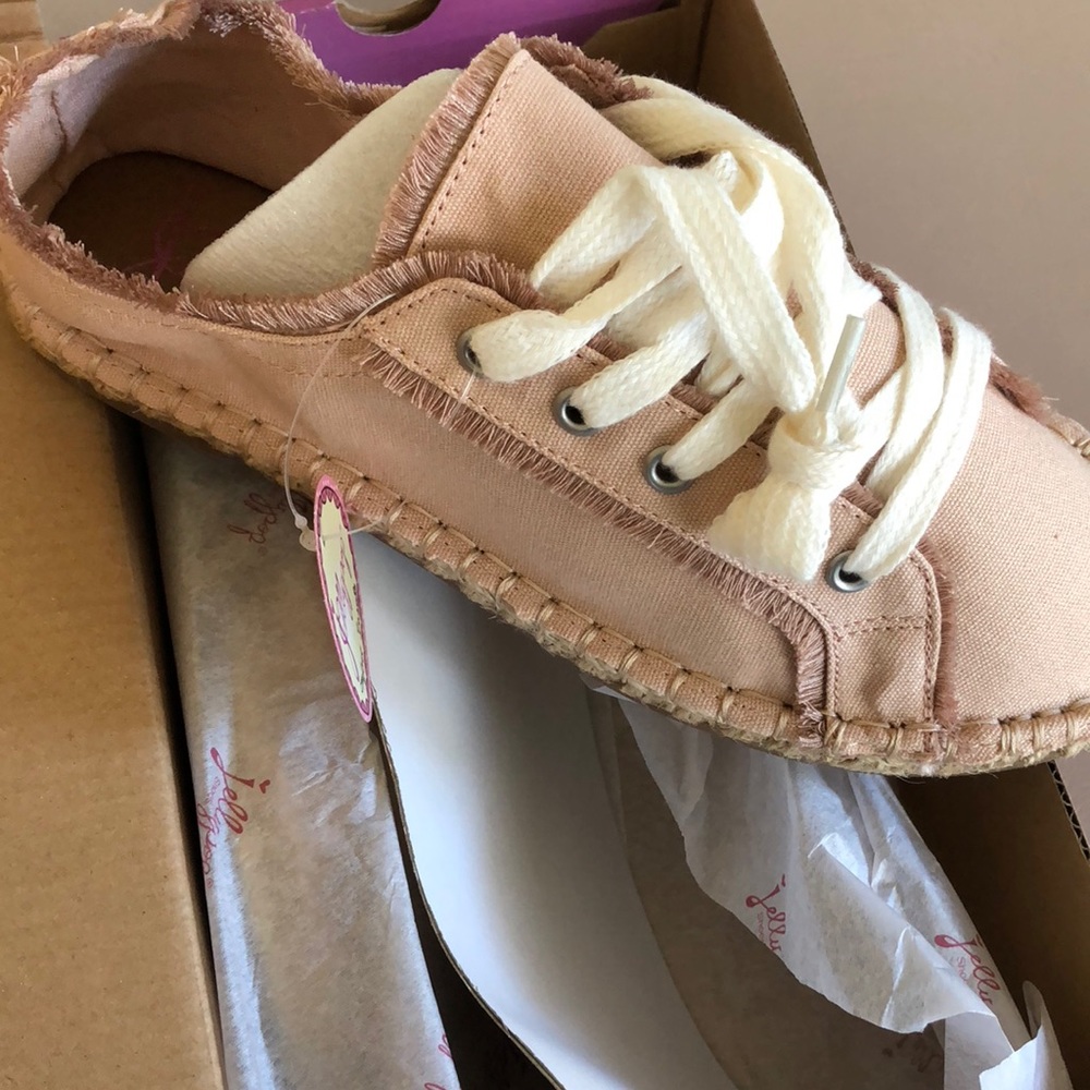 Jellypop Comfort Fit shoe